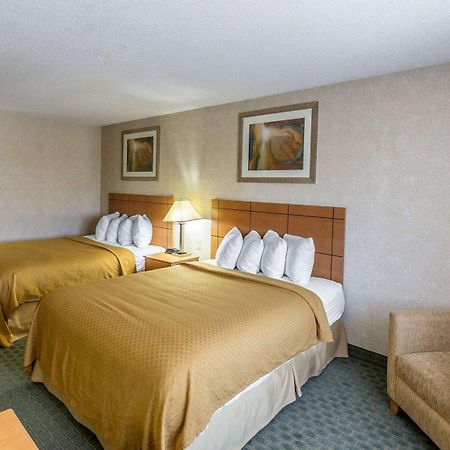 Quality Inn At Collins Road - سيدار رابيدز المظهر الخارجي الصورة