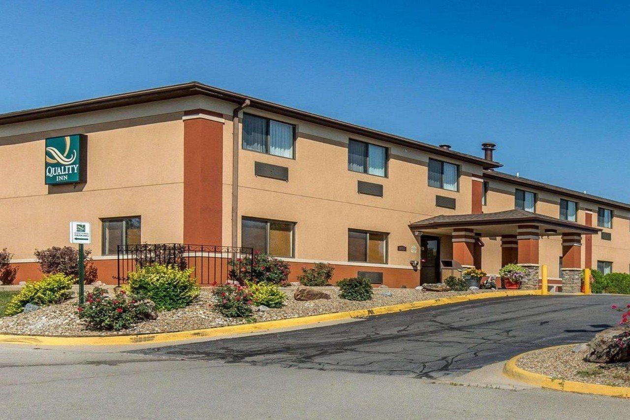 Quality Inn At Collins Road - سيدار رابيدز المظهر الخارجي الصورة