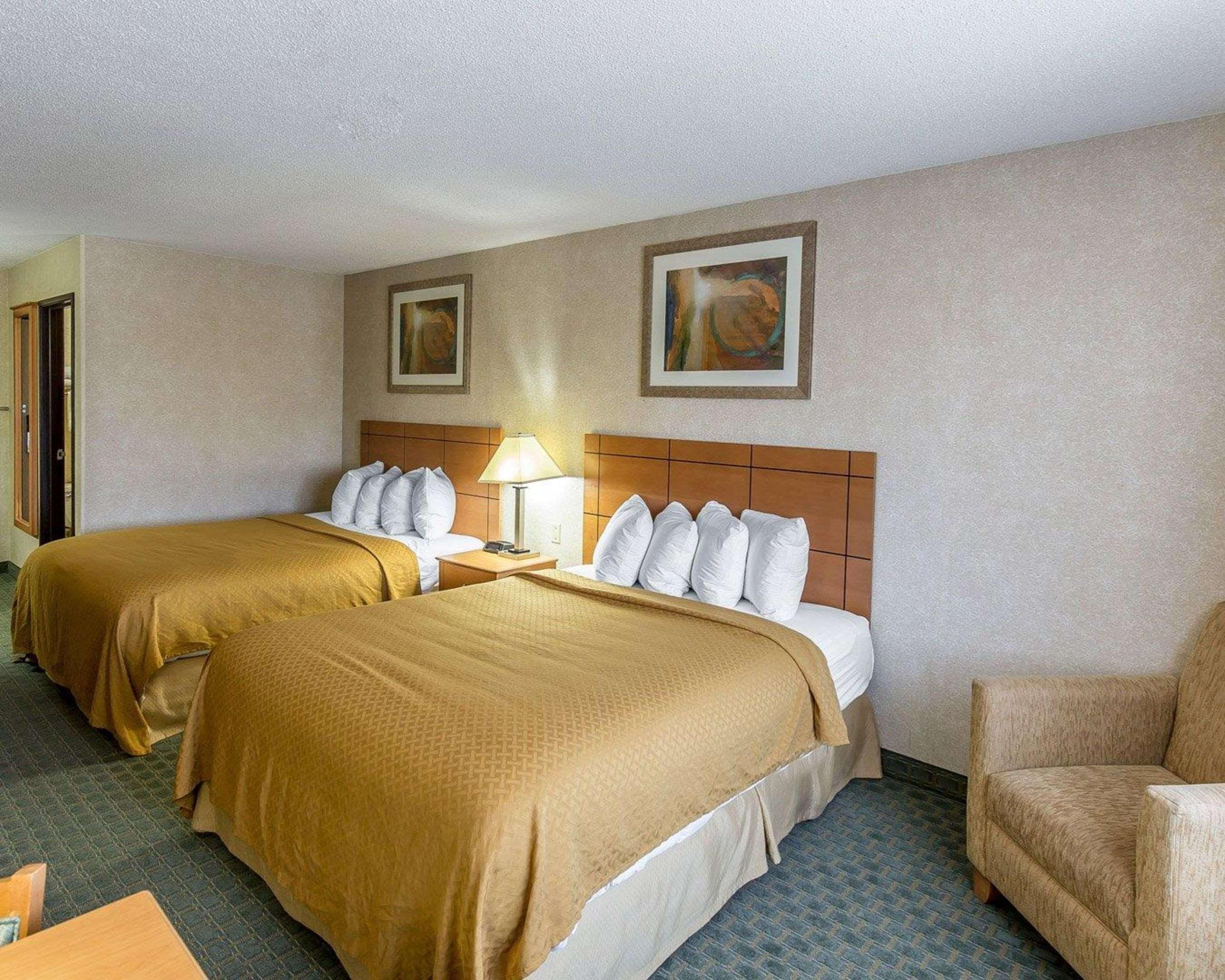 Quality Inn At Collins Road - سيدار رابيدز المظهر الخارجي الصورة