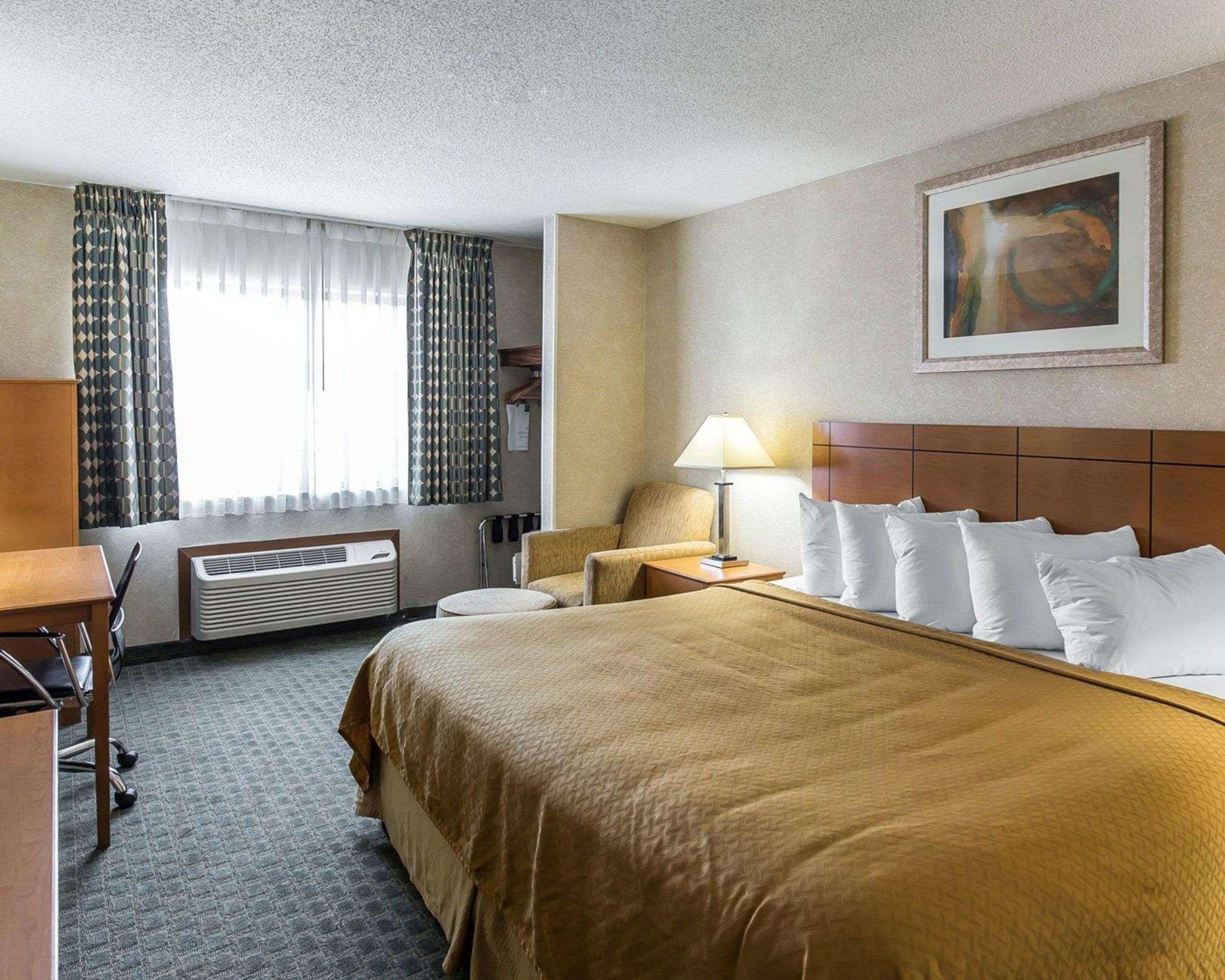 Quality Inn At Collins Road - سيدار رابيدز المظهر الخارجي الصورة