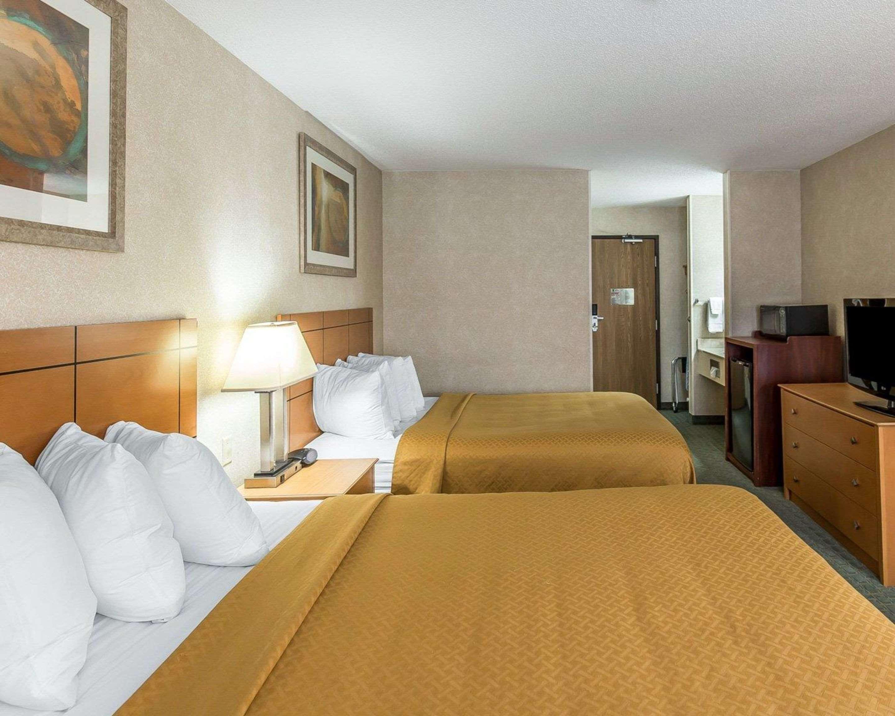 Quality Inn At Collins Road - سيدار رابيدز المظهر الخارجي الصورة