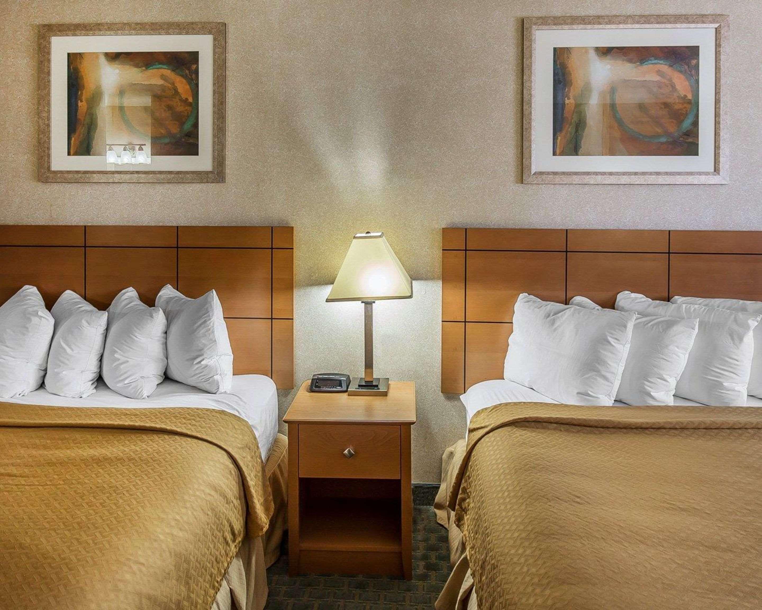 Quality Inn At Collins Road - سيدار رابيدز المظهر الخارجي الصورة