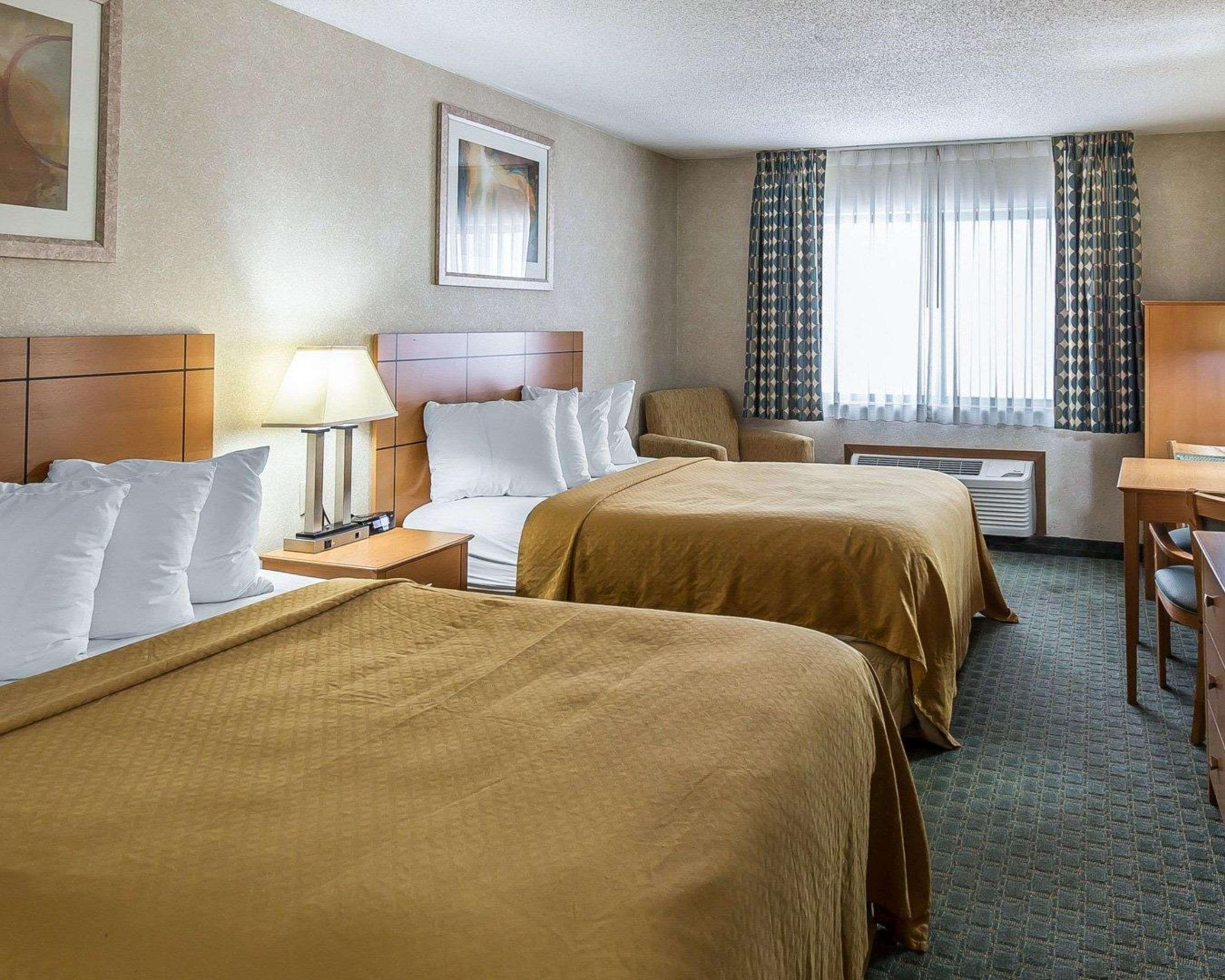 Quality Inn At Collins Road - سيدار رابيدز المظهر الخارجي الصورة