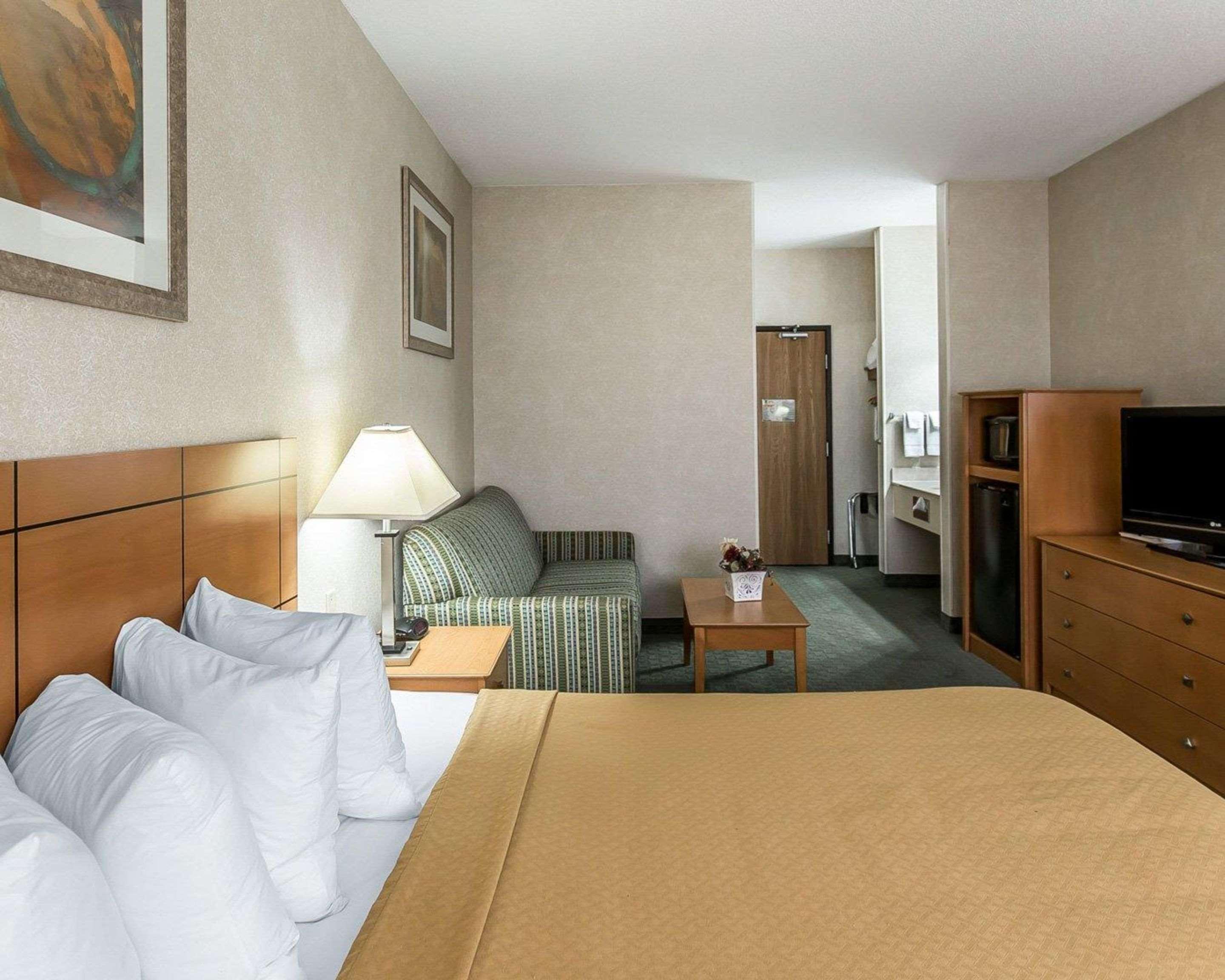 Quality Inn At Collins Road - سيدار رابيدز المظهر الخارجي الصورة
