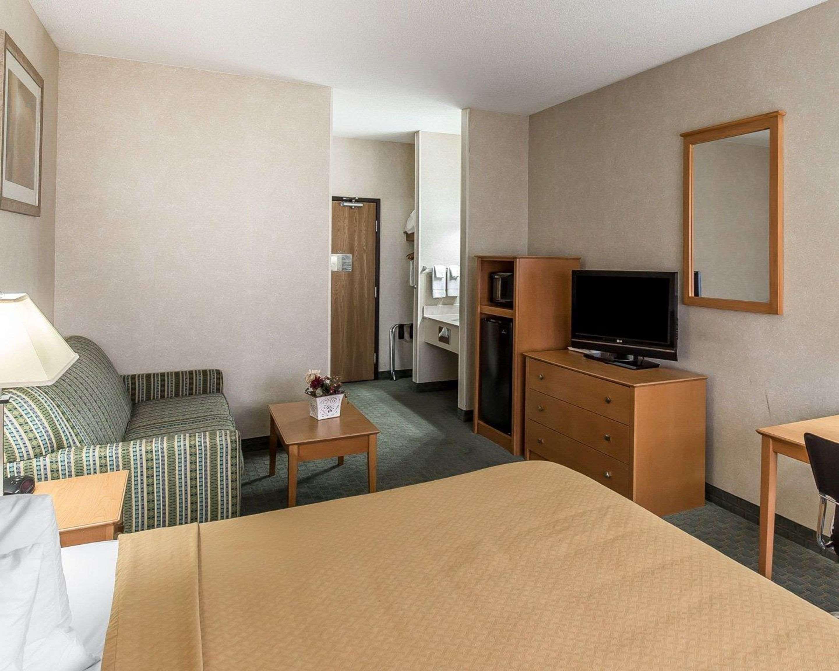 Quality Inn At Collins Road - سيدار رابيدز المظهر الخارجي الصورة