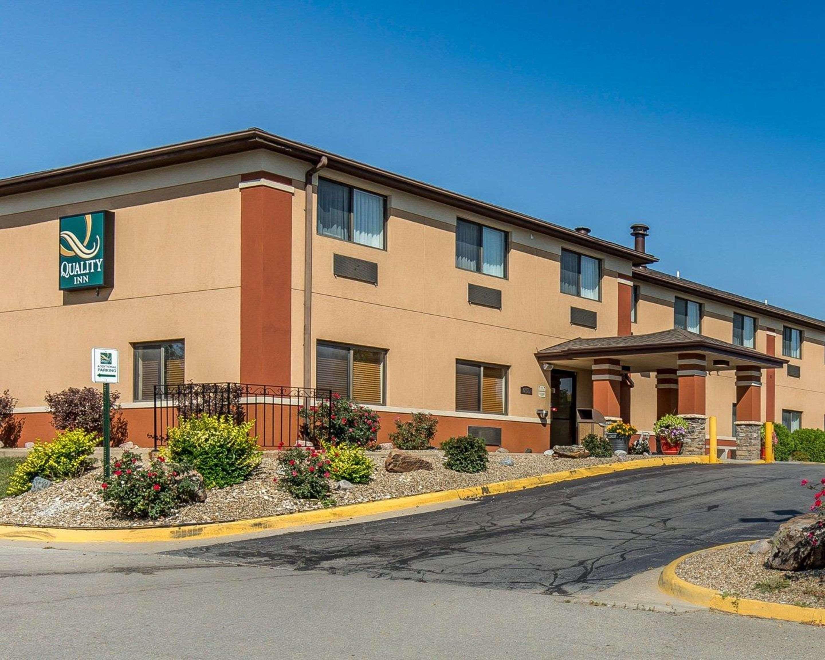 Quality Inn At Collins Road - سيدار رابيدز المظهر الخارجي الصورة