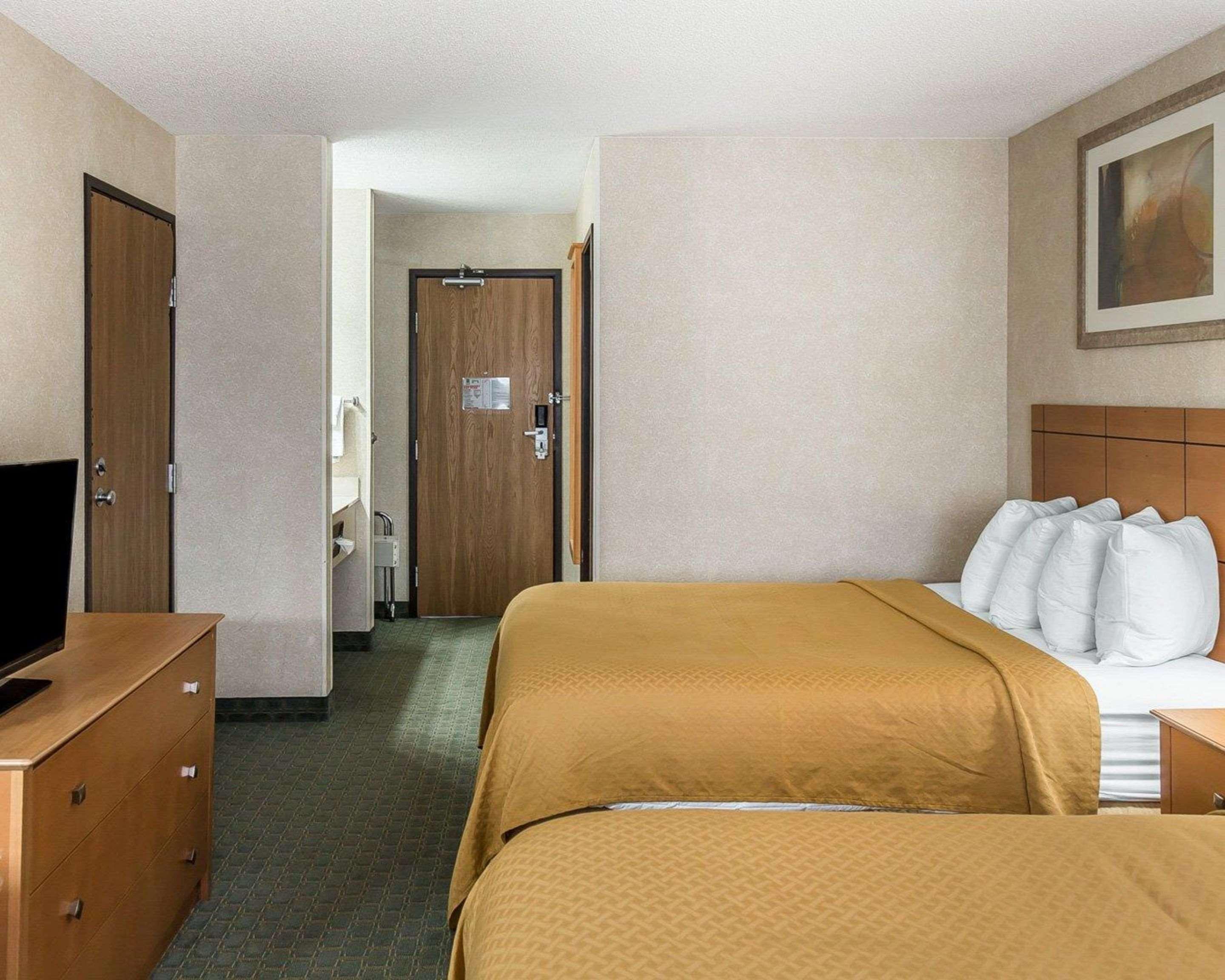 Quality Inn At Collins Road - سيدار رابيدز المظهر الخارجي الصورة