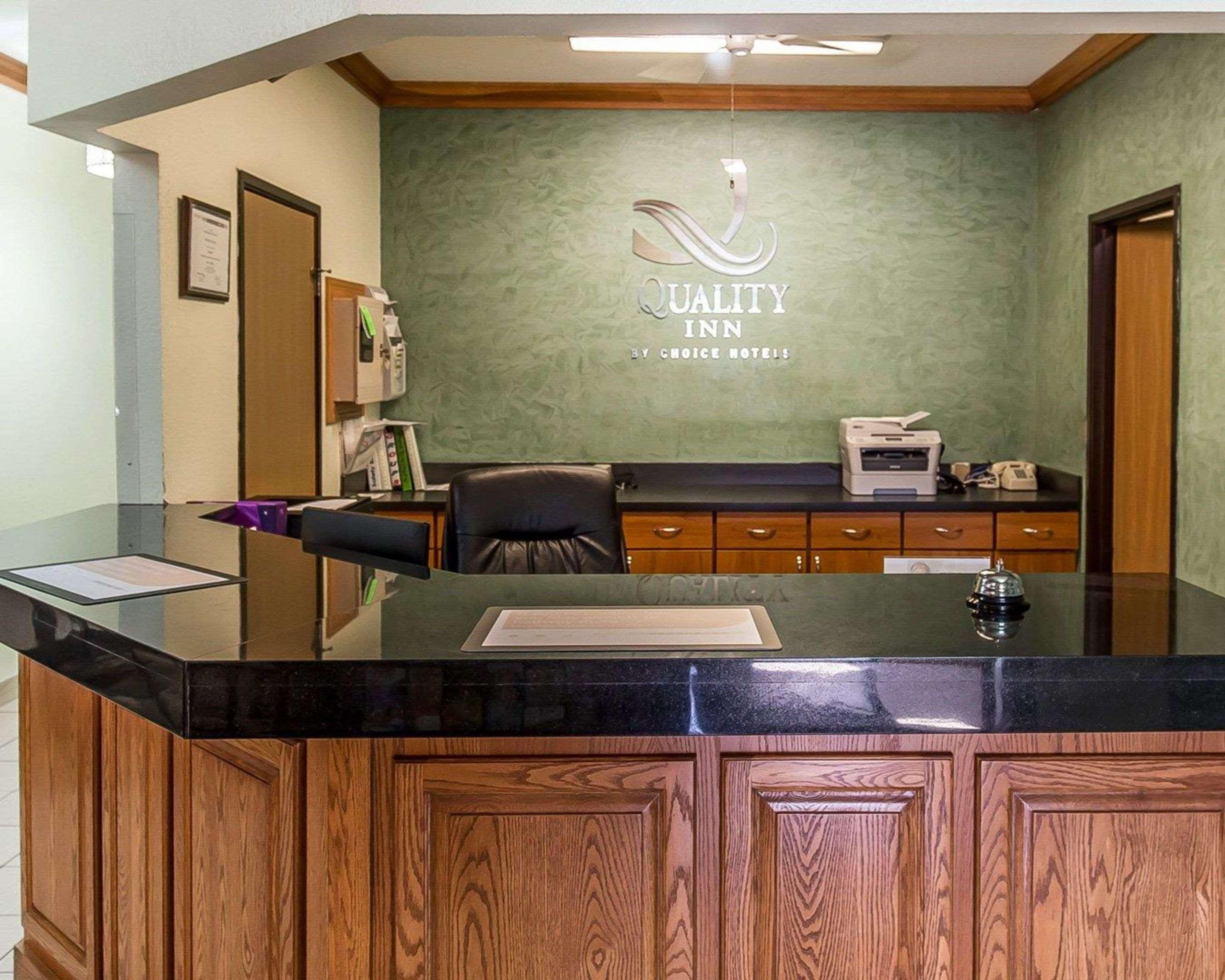 Quality Inn At Collins Road - سيدار رابيدز المظهر الخارجي الصورة