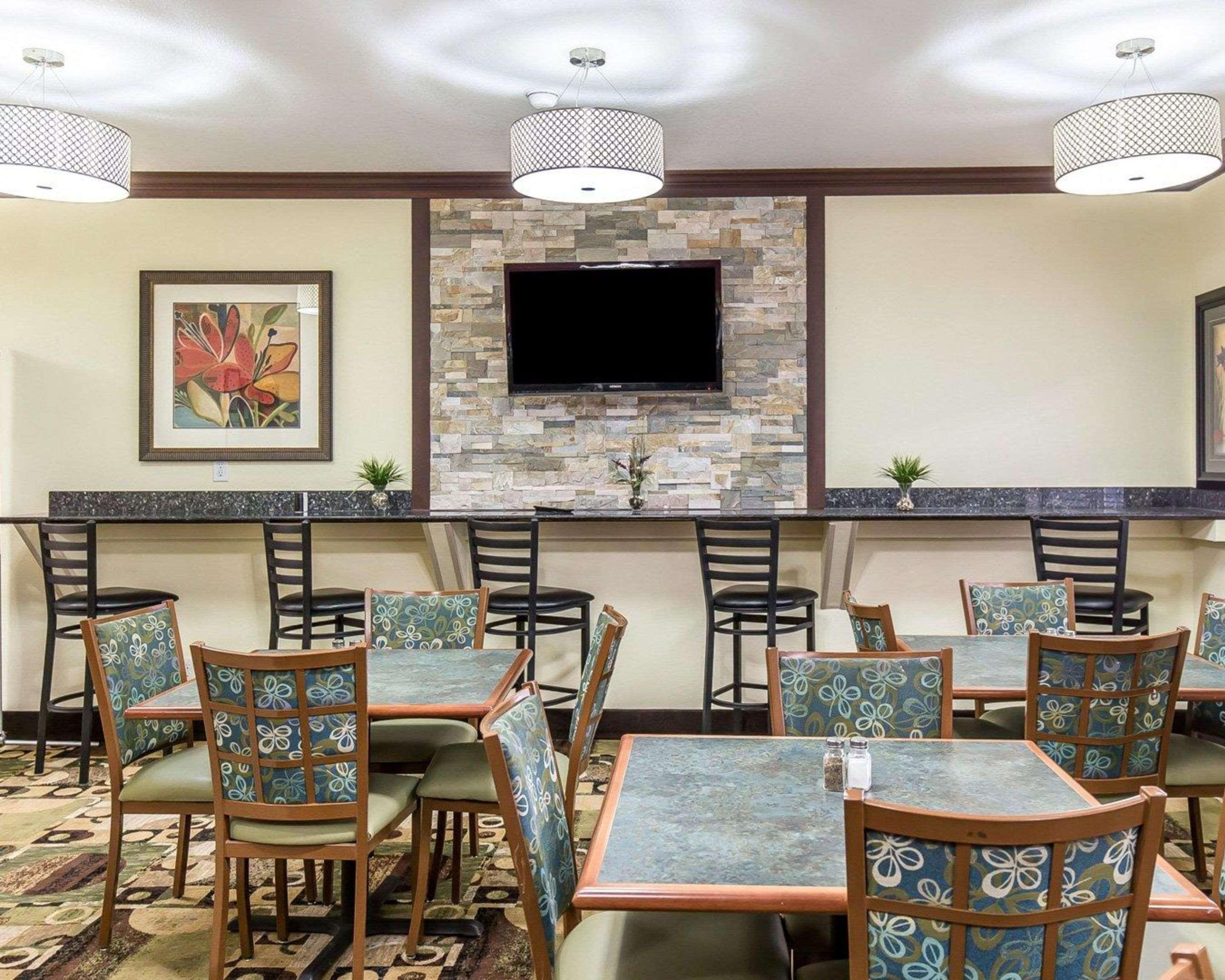 Quality Inn At Collins Road - سيدار رابيدز المظهر الخارجي الصورة