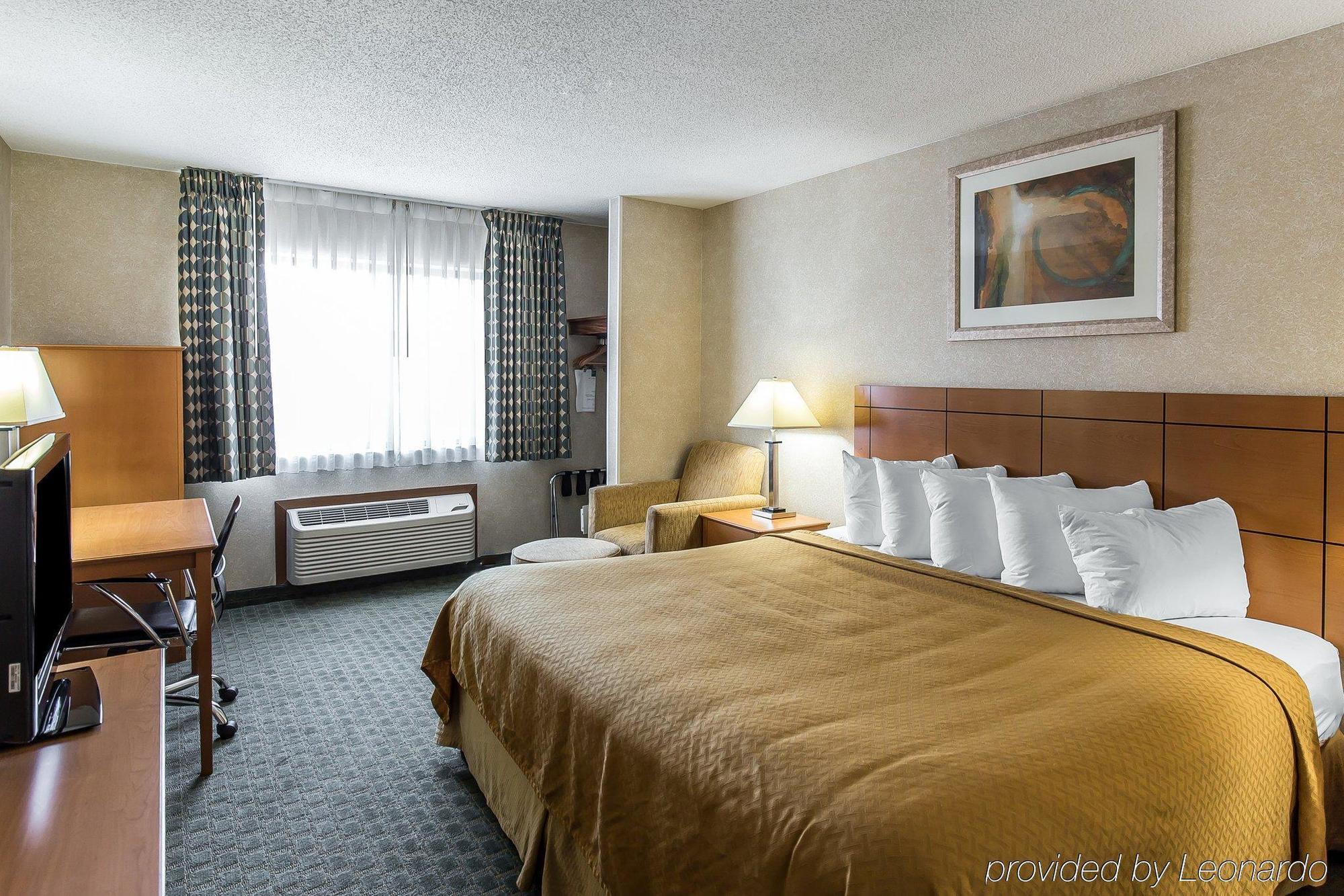 Quality Inn At Collins Road - سيدار رابيدز المظهر الخارجي الصورة