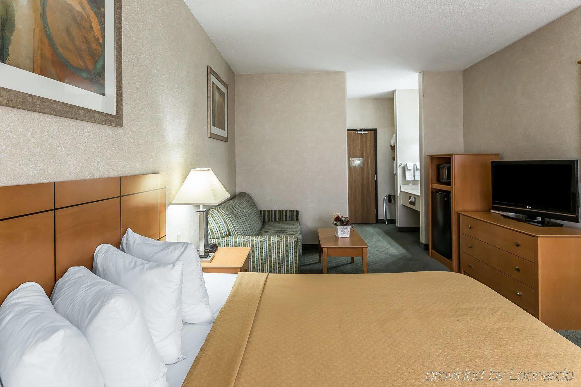Quality Inn At Collins Road - سيدار رابيدز المظهر الخارجي الصورة