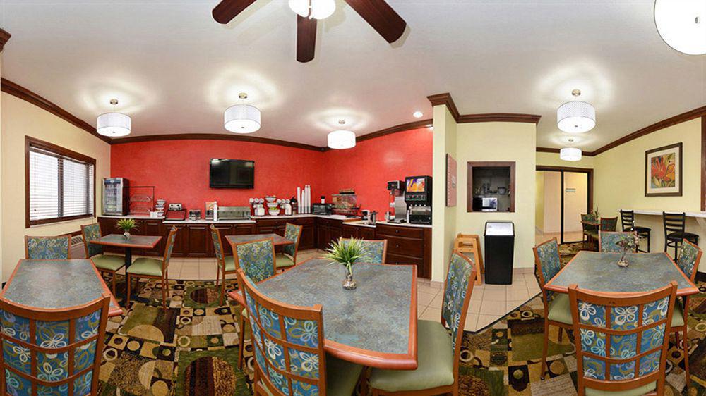 Quality Inn At Collins Road - سيدار رابيدز المظهر الخارجي الصورة