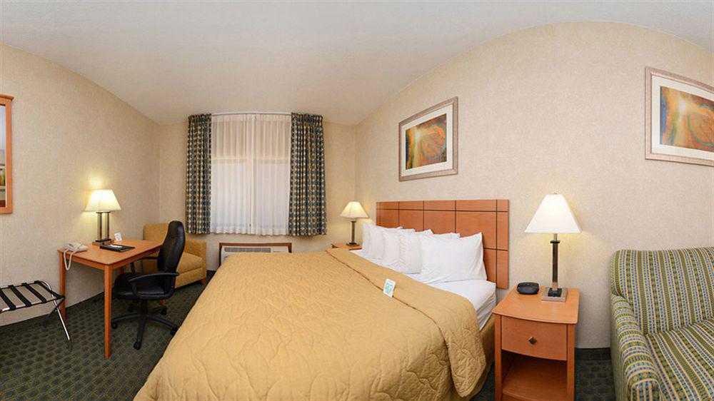 Quality Inn At Collins Road - سيدار رابيدز المظهر الخارجي الصورة